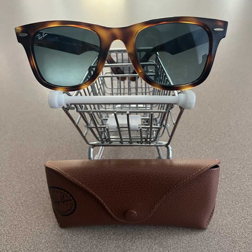 Authentic Ray-Ban Wayfarer Ease Sunglasses